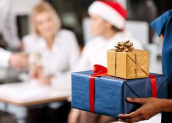 Amigo Secreto: o ritual da falsidade organizacional – por Thiago Pontes