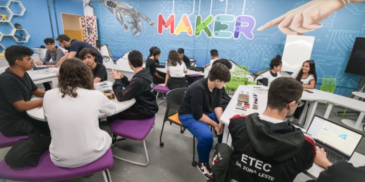 Centro Paula Souza inclui 34 cursos inéditos nas Etecs e Fatecs entre 2023 e 2025