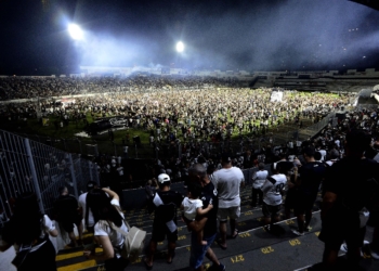 Ponte Preta pode receber até 10 jogos de punição por invasão em final da Série C