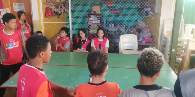 Esporte abre caminhos para 120 jovens atendidos pelo Grupo Primavera