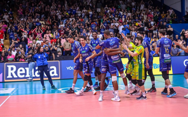 Vôlei Renata vence e encerra 1º turno na liderança da Superliga