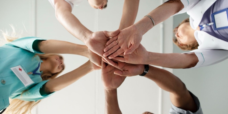 Cais Curadoria: foco em ajudar pacientes a identificar especialistas qualificados