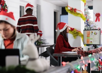 Comércio no Natal: especialista detalha direitos dos trabalhadores do varejo e regras de jornada