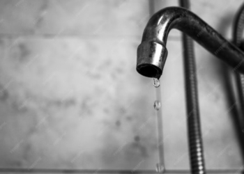 Alta no consumo gera falta de água em Cosmópolis; moradores se revoltam