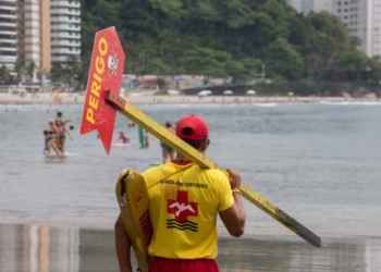 Veja recomendações dos Bombeiros para reduzir situações de perigo no mar