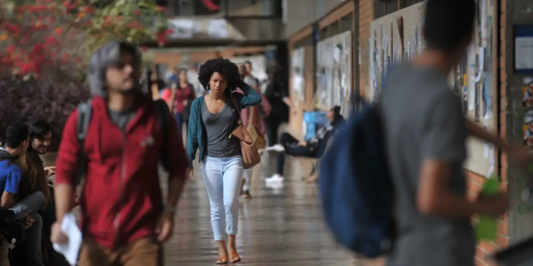 Orçamento 2026 traz corte de quase R$ 500 milhões para universidades