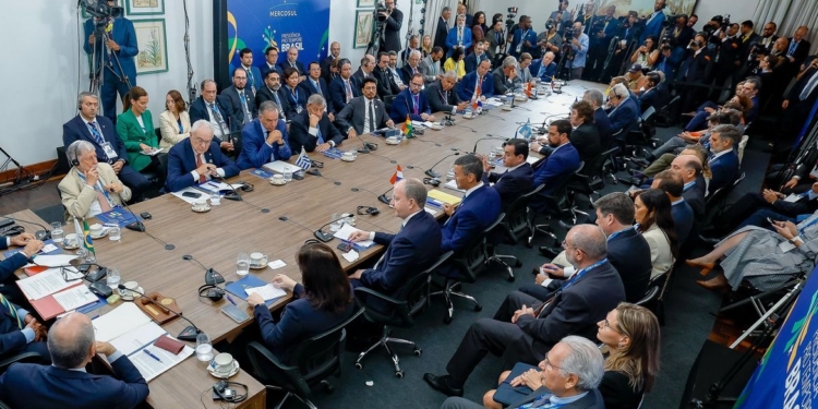 Lula defende cooperação sul-americana no combate ao crime organizado