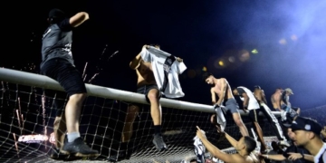 Ponte Preta perde dois mandos de jogos e é multada após invasão na final da Série C