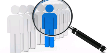 Por que alguns profissionais se destacam e outros, mesmo competentes, continuam estagnados? – por Karine Camuci