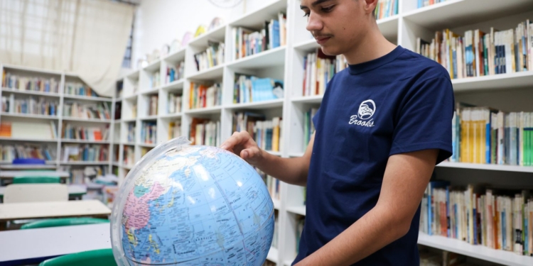 ‘Prontos Pro Mundo’ leva mil alunos por ano para intercâmbio no exterior