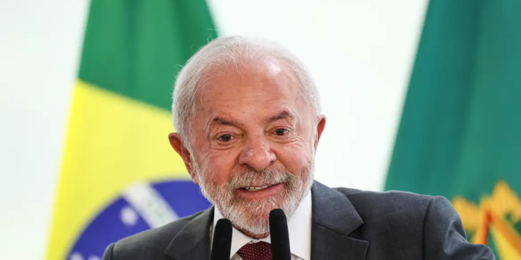 Lula quer expulsão de servidor que agrediu mulher e criança no DF