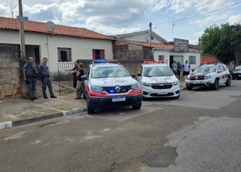 Homem mata mulher a facadas e morre ao se atirar na frente de um caminhão em Campinas