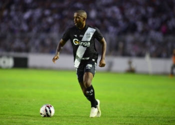 Ponte Preta avança em reforços, mas perde o artilheiro Toró para 2026