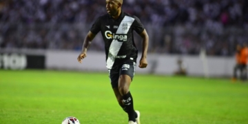 Ponte Preta avança em reforços, mas perde o artilheiro Toró para 2026