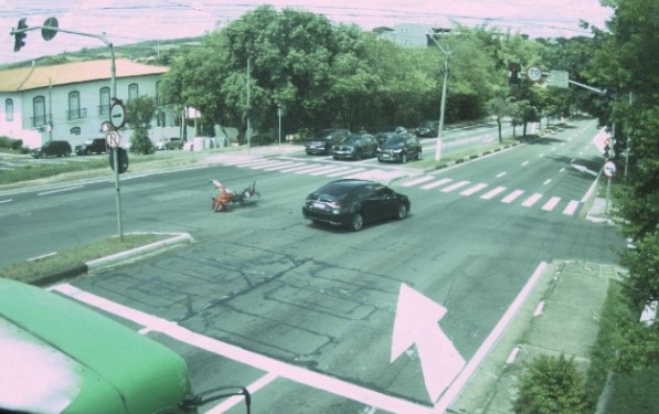 Campinas registra mais de 102 mil infrações por avanço de semáforo em 2025