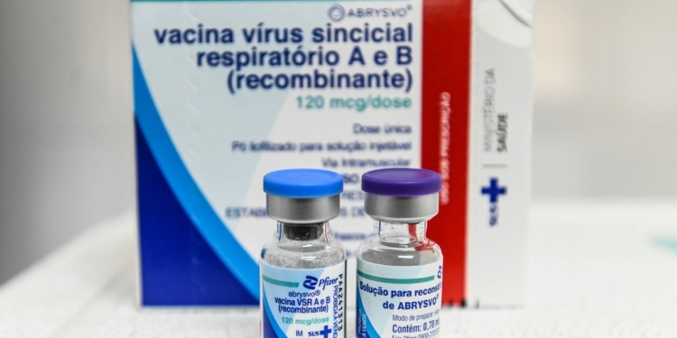 Saúde de Campinas inicia vacinação contra o VSR em gestantes nesta segunda