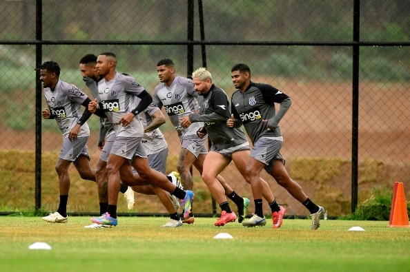 Com salários atrasados, jogadores da Ponte Preta entram em greve