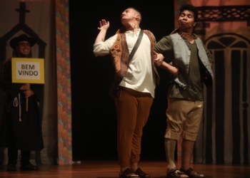 ‘O Auto da Compadecida’ volta ao Teatro Castro Mendes com montagem inclusiva e provocativa