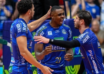 Vôlei Renata vence de virada e garante vaga na semifinal da Copa Brasil
