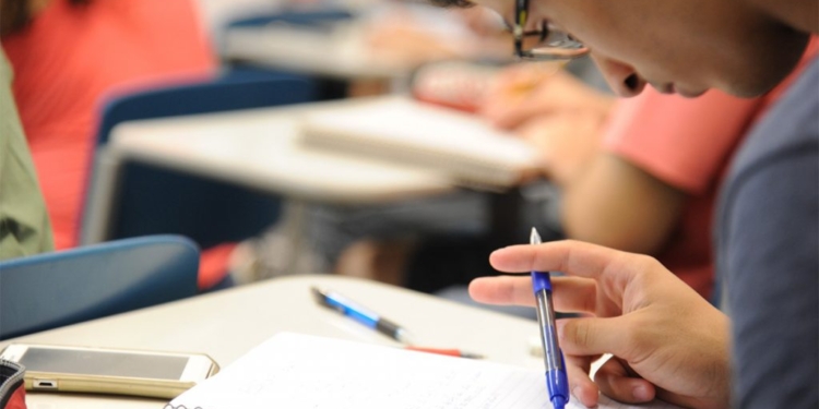 Confira seis cursinhos populares da USP com inscrições abertas em janeiro