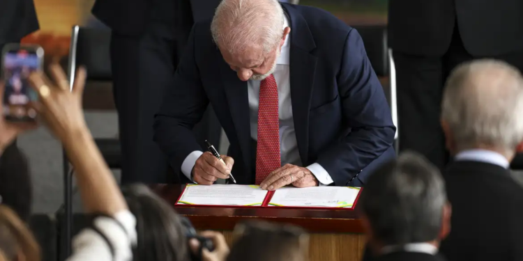 Lula veta integralmente o chamado ‘PL da Dosimetria’; oposição reage