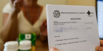 Incêndio na madrugada fecha CS Santos Dumont; atendimento é transferido