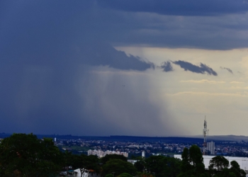 Chegada de frente fria ameniza calor e traz chuva para a região de Campinas