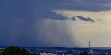 Chegada de frente fria ameniza calor e traz chuva para a região de Campinas