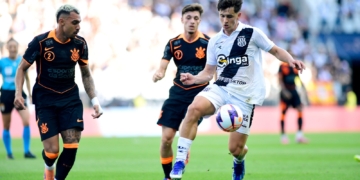 Com gols no segundo tempo, Ponte Preta é derrotada pelo Corinthians na estreia do Paulistão