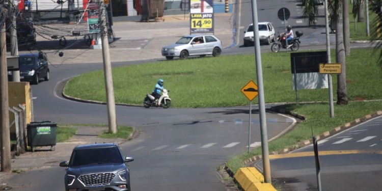 Rotatória da UPA em Jaguariúna terá nova faixa para ampliar o fluxo crítico de veículos