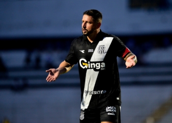 Elvis faz forte desabafo e critica diretoria da Ponte Preta após nova derrota: ‘É uma vergonha’