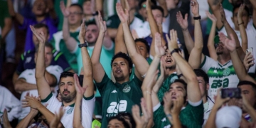 Matheus Costa elogia torcida nas duas vitórias do Guarani como visitante: ‘nos sentimos em casa’