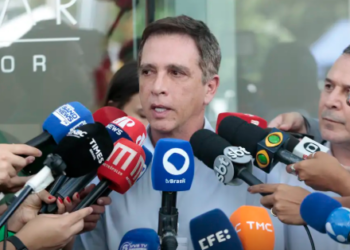 Bolsonaro deve ter alta nesta quinta e retornar à cela na PF