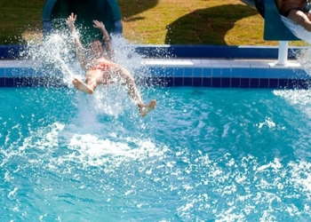 Salva-vidas morre afogado no Wet’n Wild; parque está fechado nesta quarta