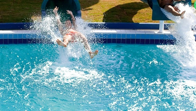 Salva-vidas morre afogado no Wet’n Wild; parque está fechado nesta quarta