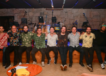 Contrabando Orquestra faz apresentação em Campinas