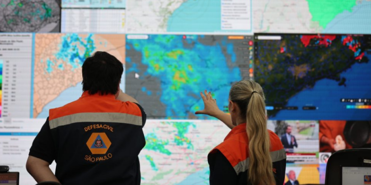 Governo reúne municípios paulistas para alinhar plano de enfrentamento ao ciclone previsto para sexta
