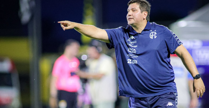 Após demitir Matheus Costa, Guarani recua e decide manter o treinador