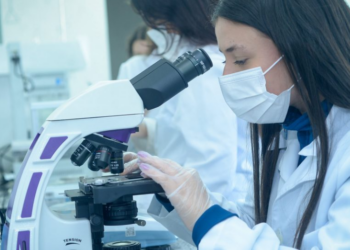 Mulheres Cientistas: estão abertas as inscrições para o Prêmio Ester Sabino