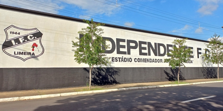 Justiça interdita alojamentos da base do Independente de Limeira em Iracemápolis