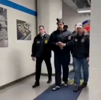 China pede aos EUA a libertação imediata de Maduro e sua esposa