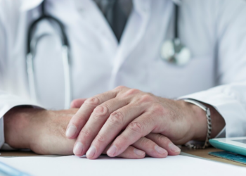 Quando a formação médica falha, quem paga a conta é o paciente – por José Roberto Franchi Amade