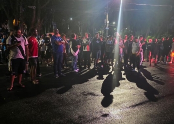 Em meio à crise financeira, torcida da Ponte Preta protesta no Majestoso e cobra diretoria