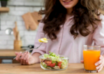 Chutou o balde nas festas de fim de ano? Veja 5 dicas para retomar uma rotina saudável após os excessos