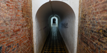 Túnel de pedestres que liga o Centro à Vila Industrial será fechado para reparos a partir desta sexta