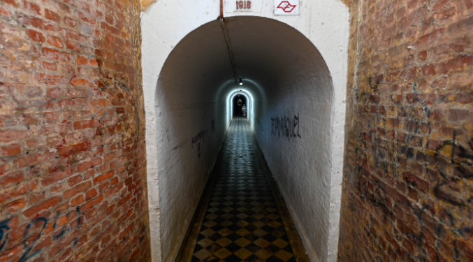 Túnel de pedestres que liga o Centro à Vila Industrial será fechado para reparos a partir desta sexta