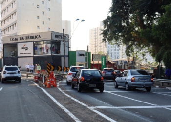Emdec interdita via ao lado do Bosque e pista interna da Heitor Penteado