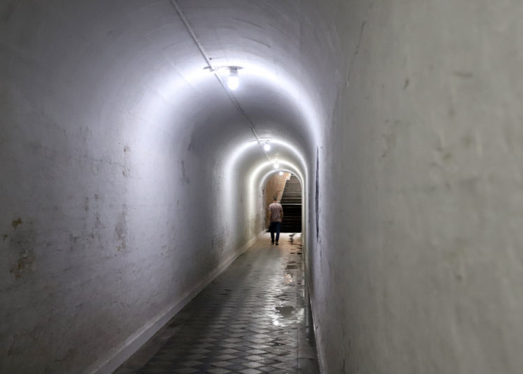 Túnel entre Centro e Vila Industrial reabre após manutenção