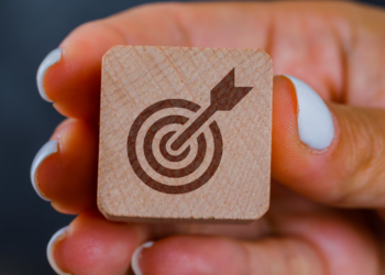 Metas não bastam: é preciso método para crescer na carreira, aponta especialista