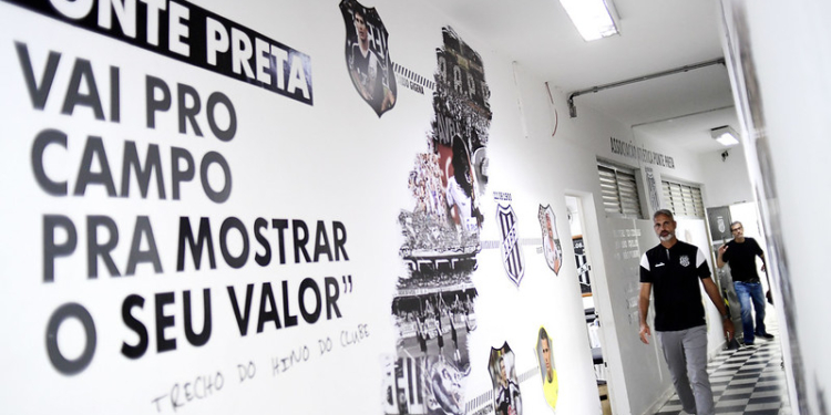 Técnico Rodrigo Santana chega com a missão de reestruturar o elenco da Ponte Preta